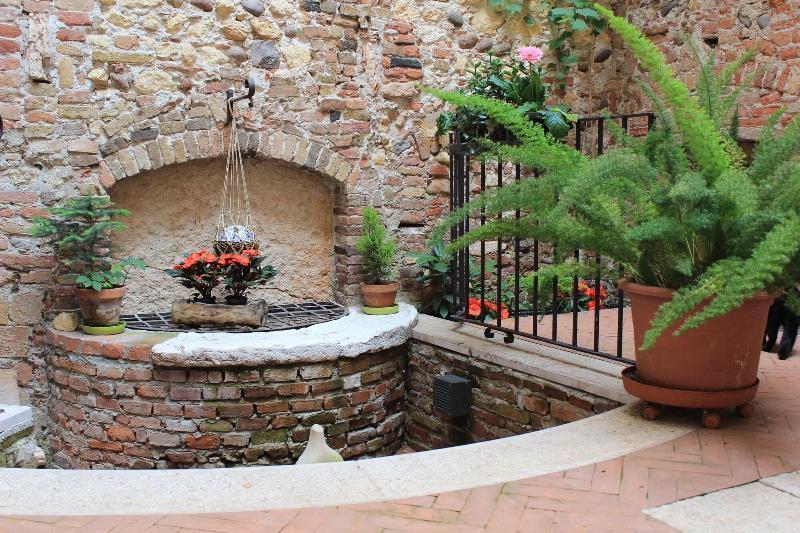 Residenza Carducci Centro Storico Appartement Verona Buitenkant foto