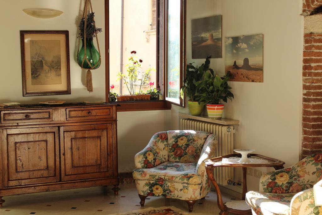 Residenza Carducci Centro Storico Appartement Verona Kamer foto