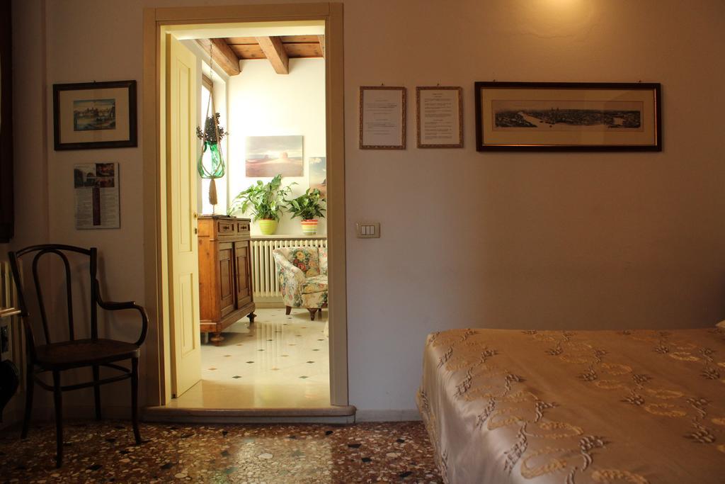 Residenza Carducci Centro Storico Appartement Verona Kamer foto